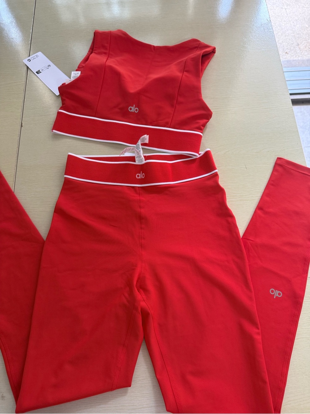 ALO Yoga Red Two-Piece Sports Bra & High-Waist Leggings Set - Picture 2 of 2